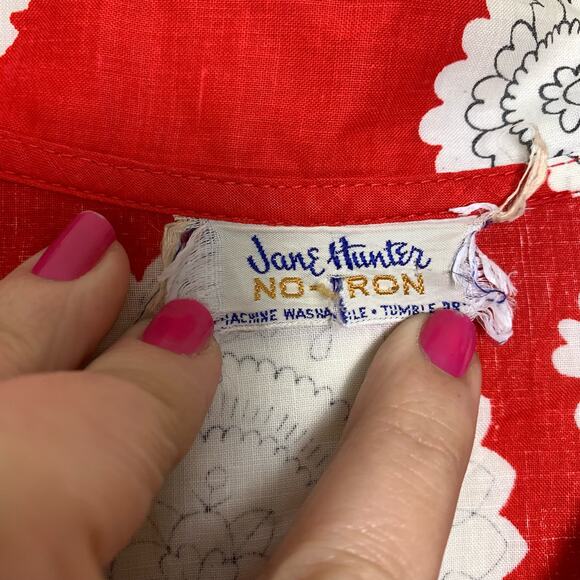 Jane Hunter red white dot black doodle heart design button up top Size MEDIUM - Picture 4 of 5